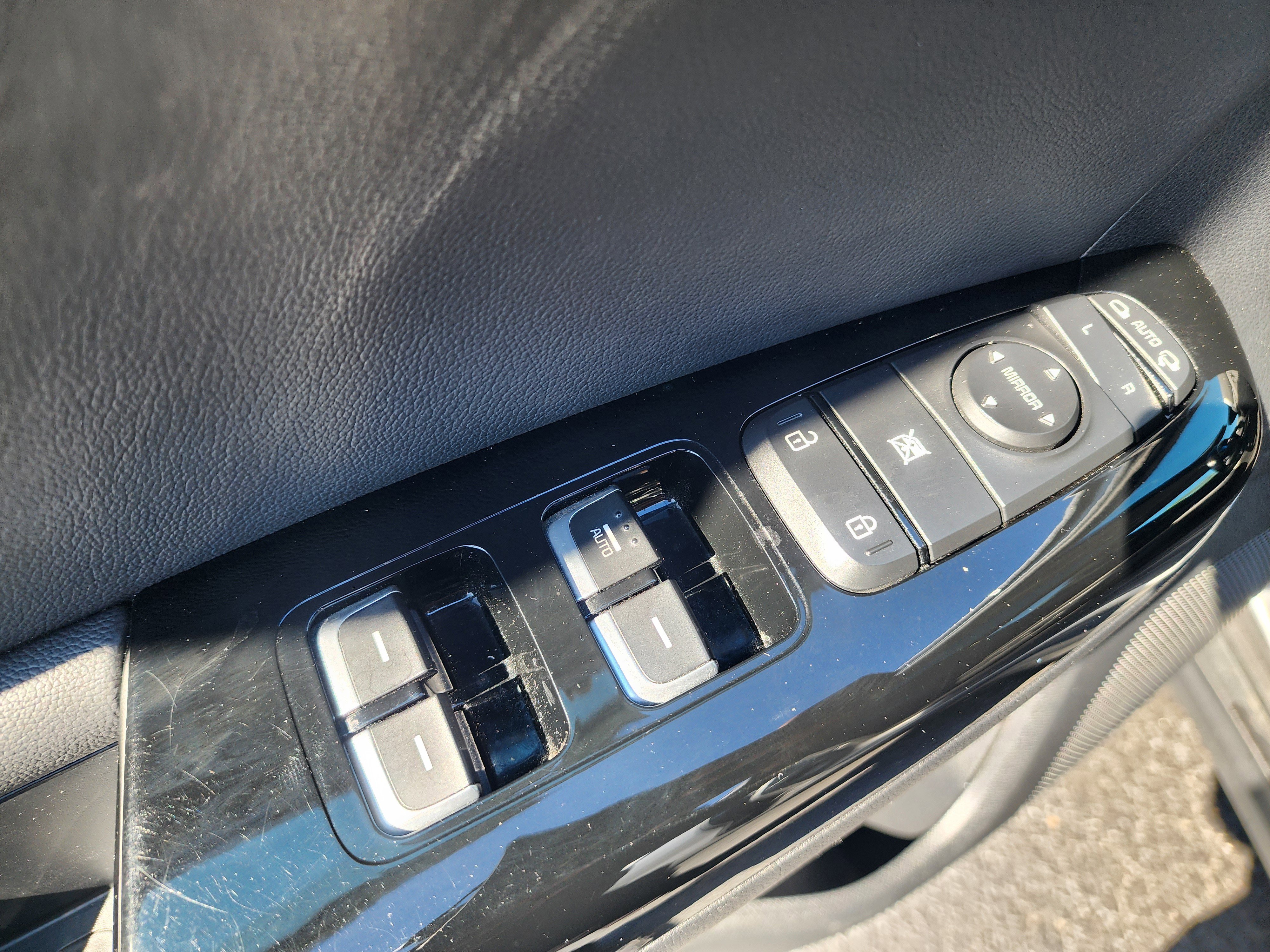 Used 2022 Kia Sportage EX image 25