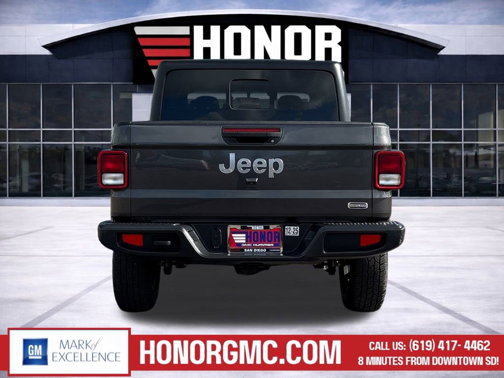 Used 2023 Jeep Gladiator Overland image 4