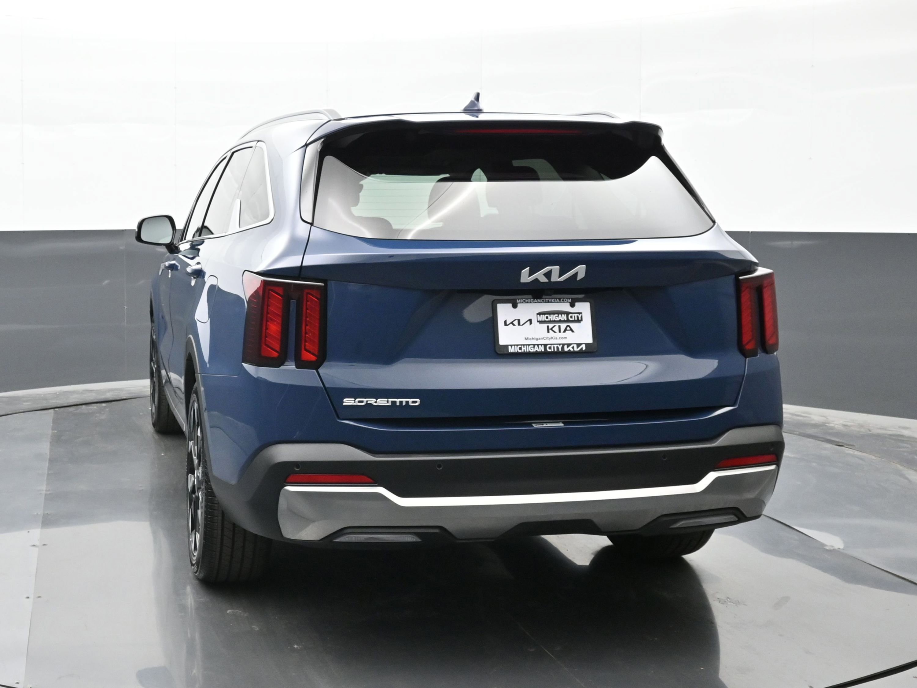 Used 2024 Kia Sorento EX w/ Panoramic Sunroof Package image 7