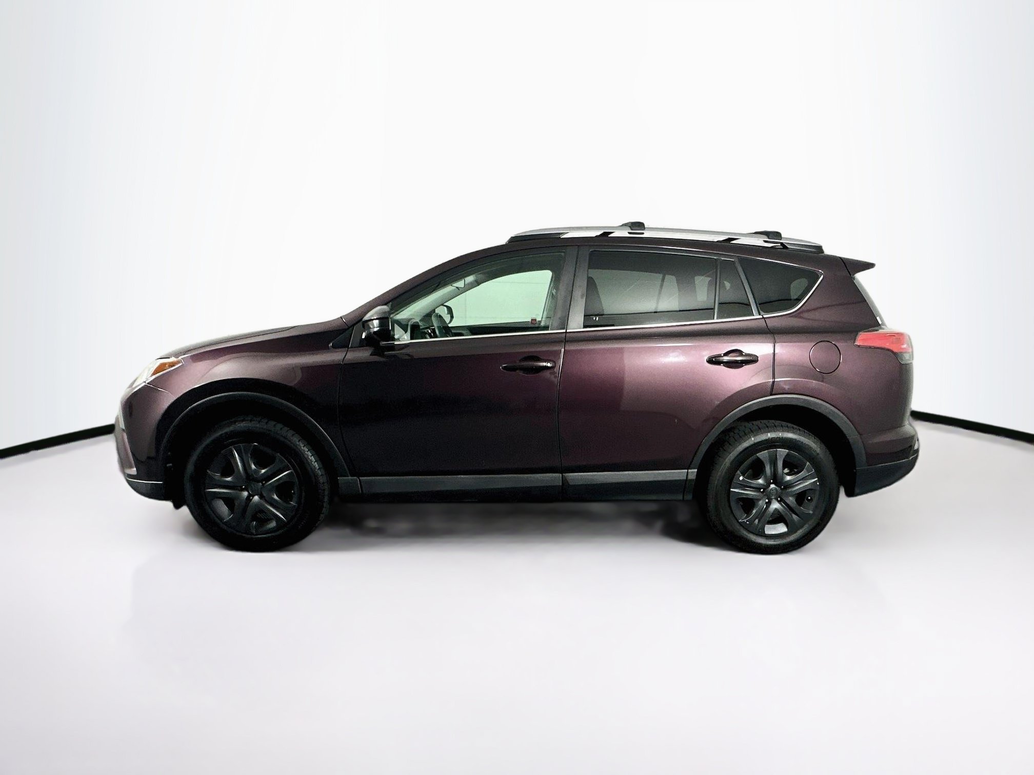 Used 2017 Toyota RAV4 LE w/ Carpet Mat Package AWD/4WD image 4