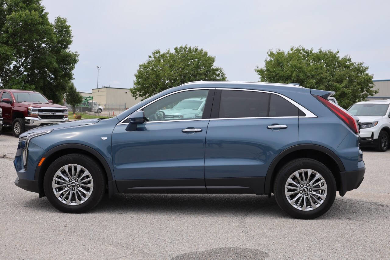 Used 2024 Cadillac XT4 Premium Luxury w/ Cold Weather Package image 8