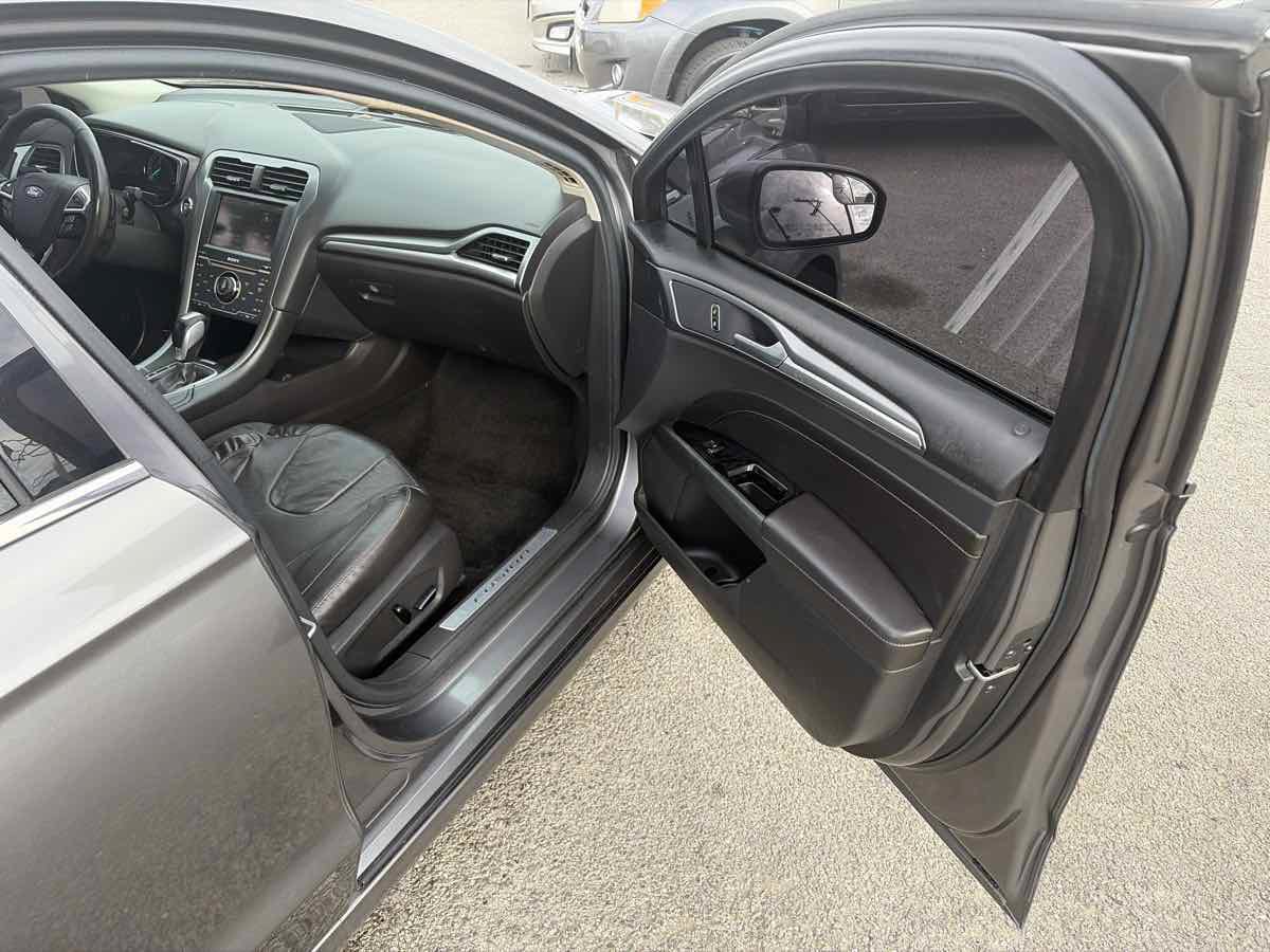 Used 2013 Ford Fusion Titanium FWD image 24