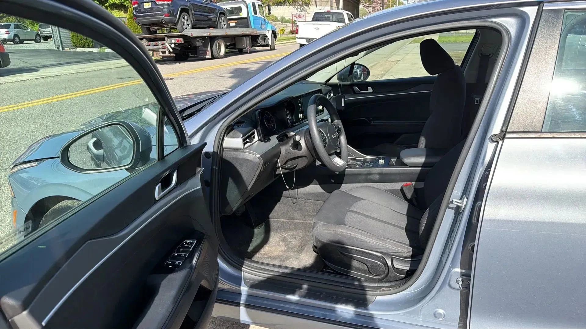 Used 2022 Kia K5 LX FWD image 23