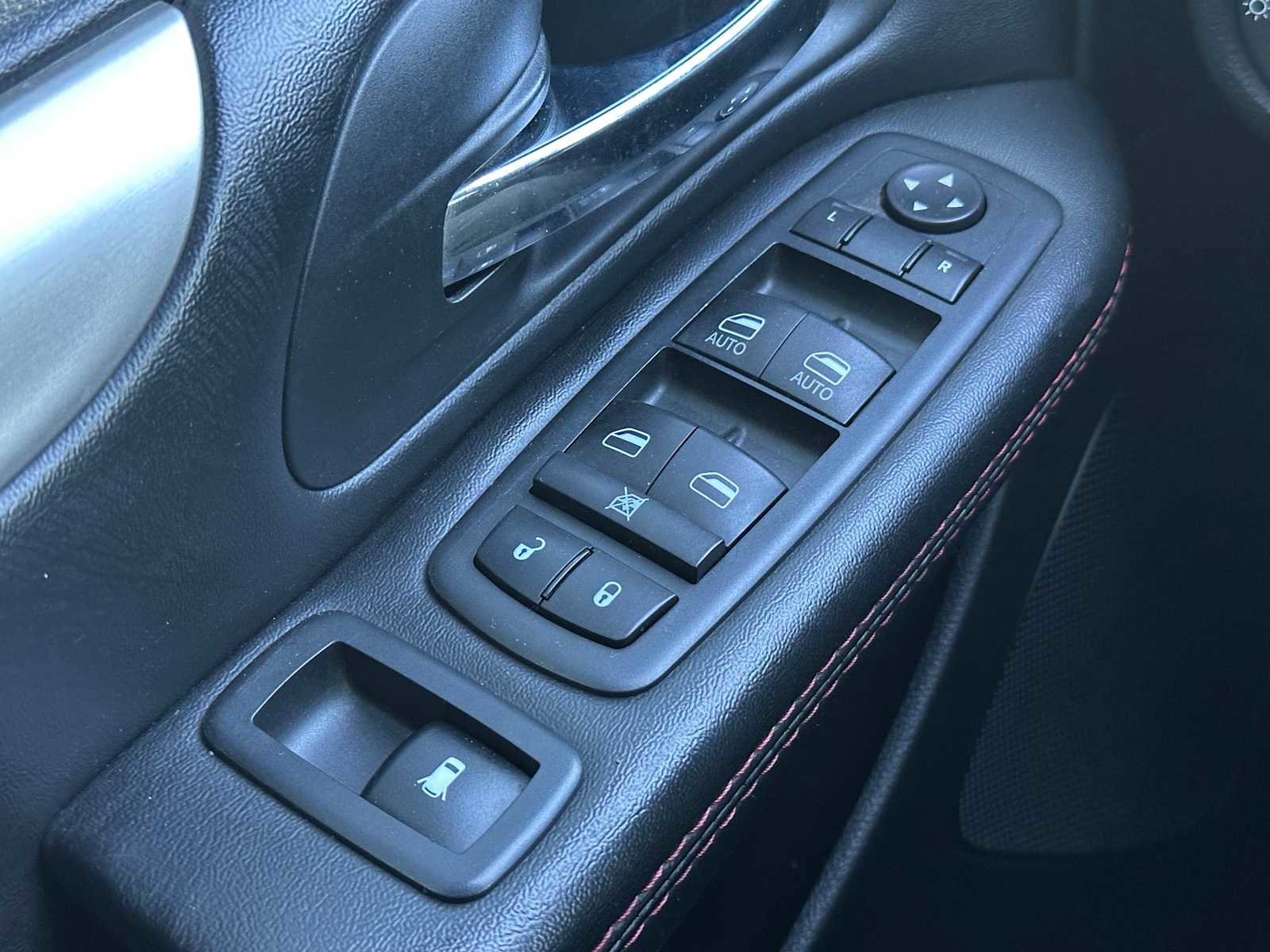Used 2020 Dodge Grand Caravan GT image 2