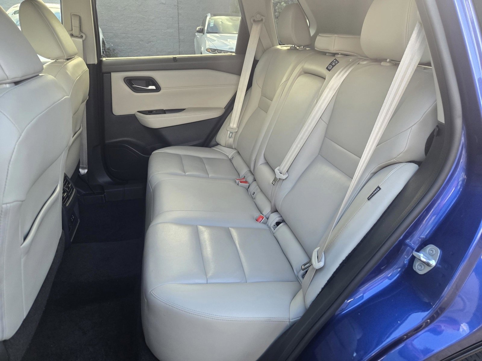 Used 2022 Nissan Rogue SL w/ SL Premium Package image 12