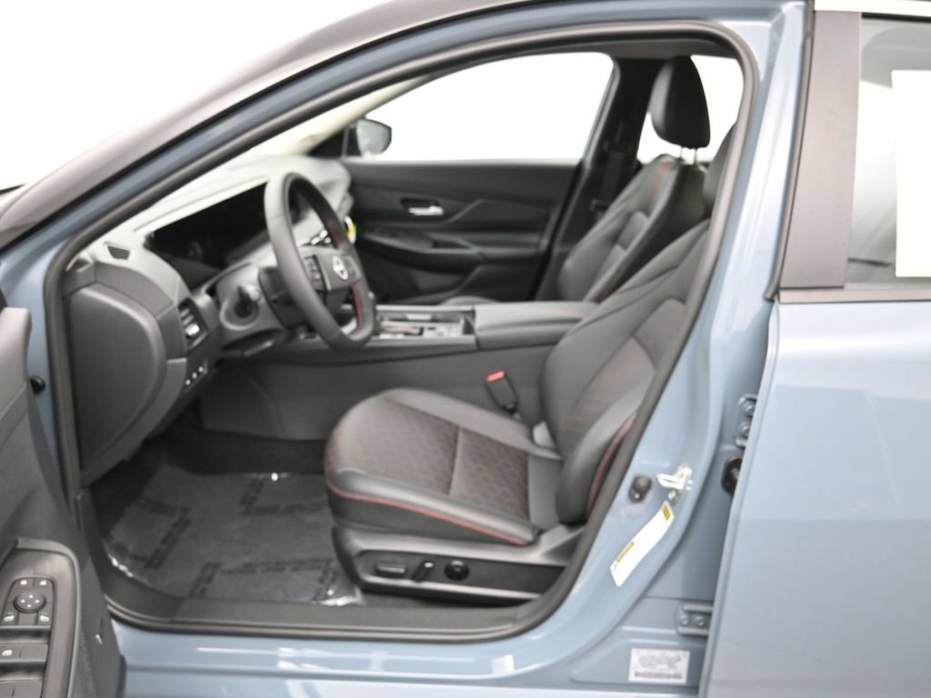 New 2026 Nissan Sentra SR w/ SR Premium Package FWD image 14