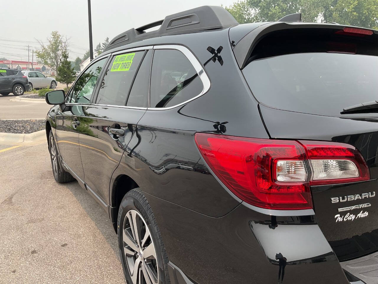 Used 2018 Subaru Outback 3.6R Limited AWD/4WD image 5