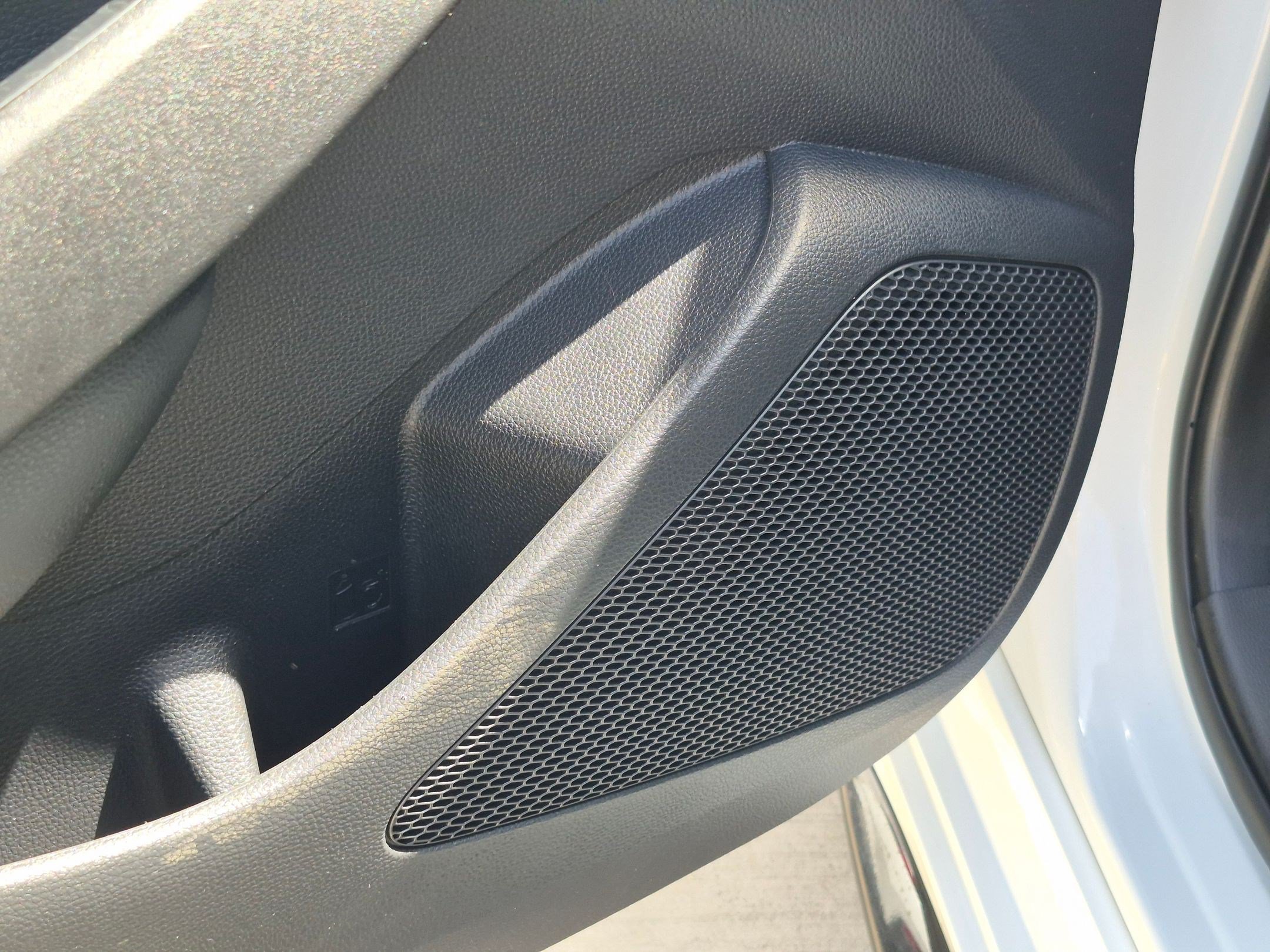 Used 2026 Toyota Corolla SE w/ Carpet Mat Package (TMS) FWD image 15