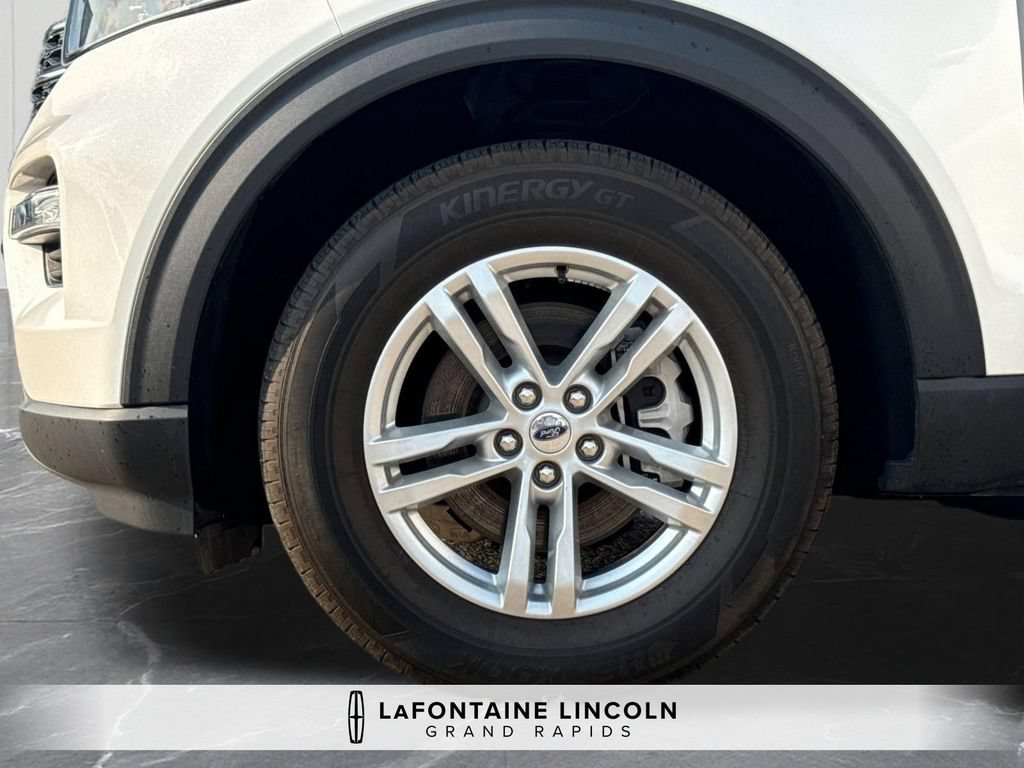 Used 2023 Ford Explorer XLT w/ Equipment Group 202A AWD/4WD image 33