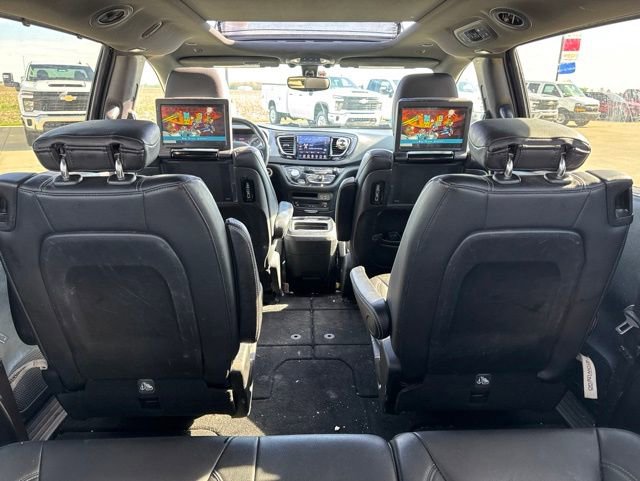 Used 2020 Chrysler Pacifica Touring-L Plus w/ S Appearance Package FWD image 9