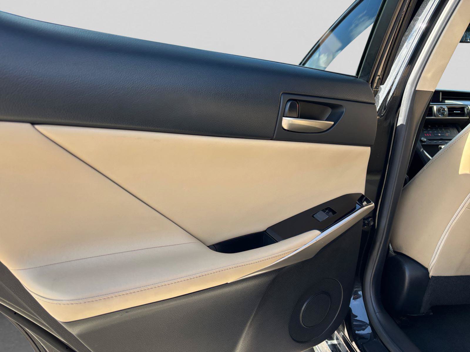Used 2019 Lexus IS 300 w/ Premium Package RWD image 37