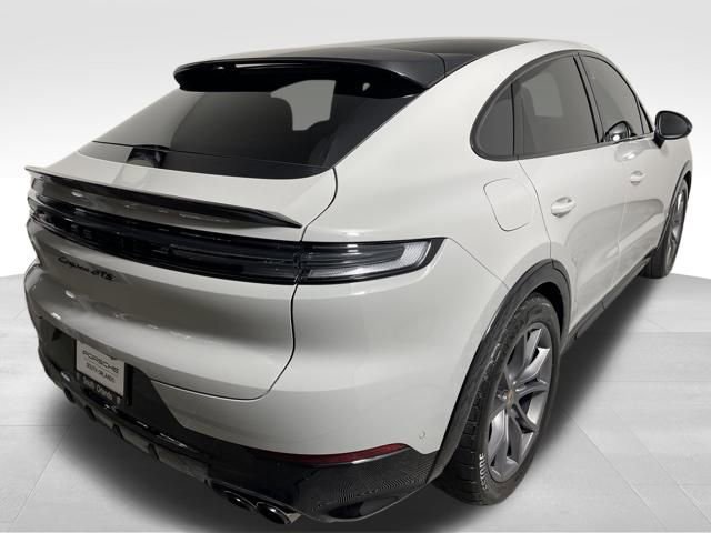 Used 2025 Porsche Cayenne GTS image 9