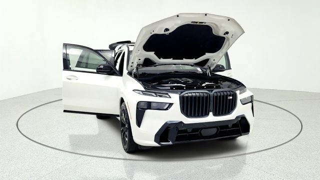 Used 2023 BMW X7 M60i AWD/4WD image 12