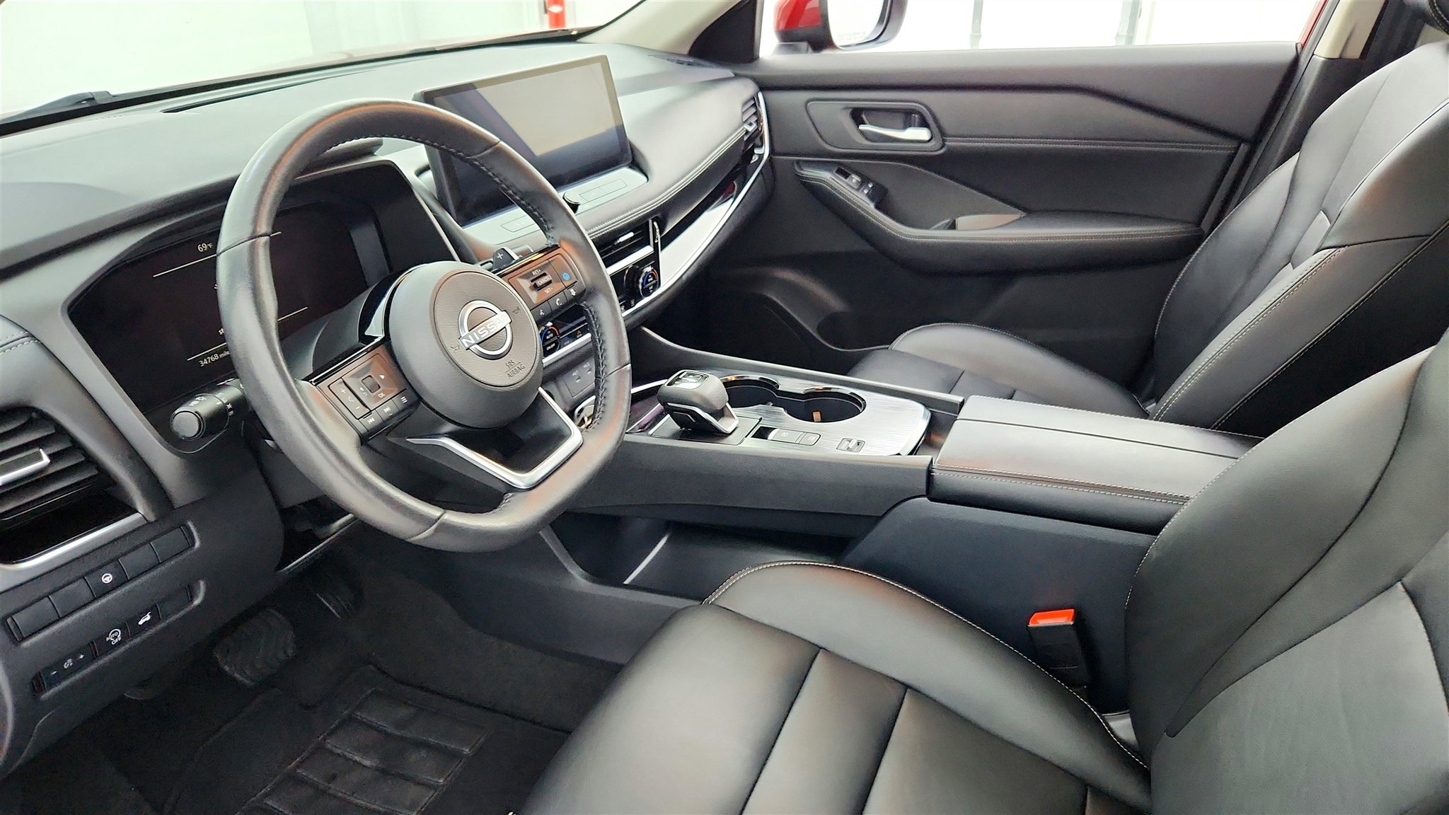 Used 2024 Nissan Rogue SL w/ SL Premium Package image 9