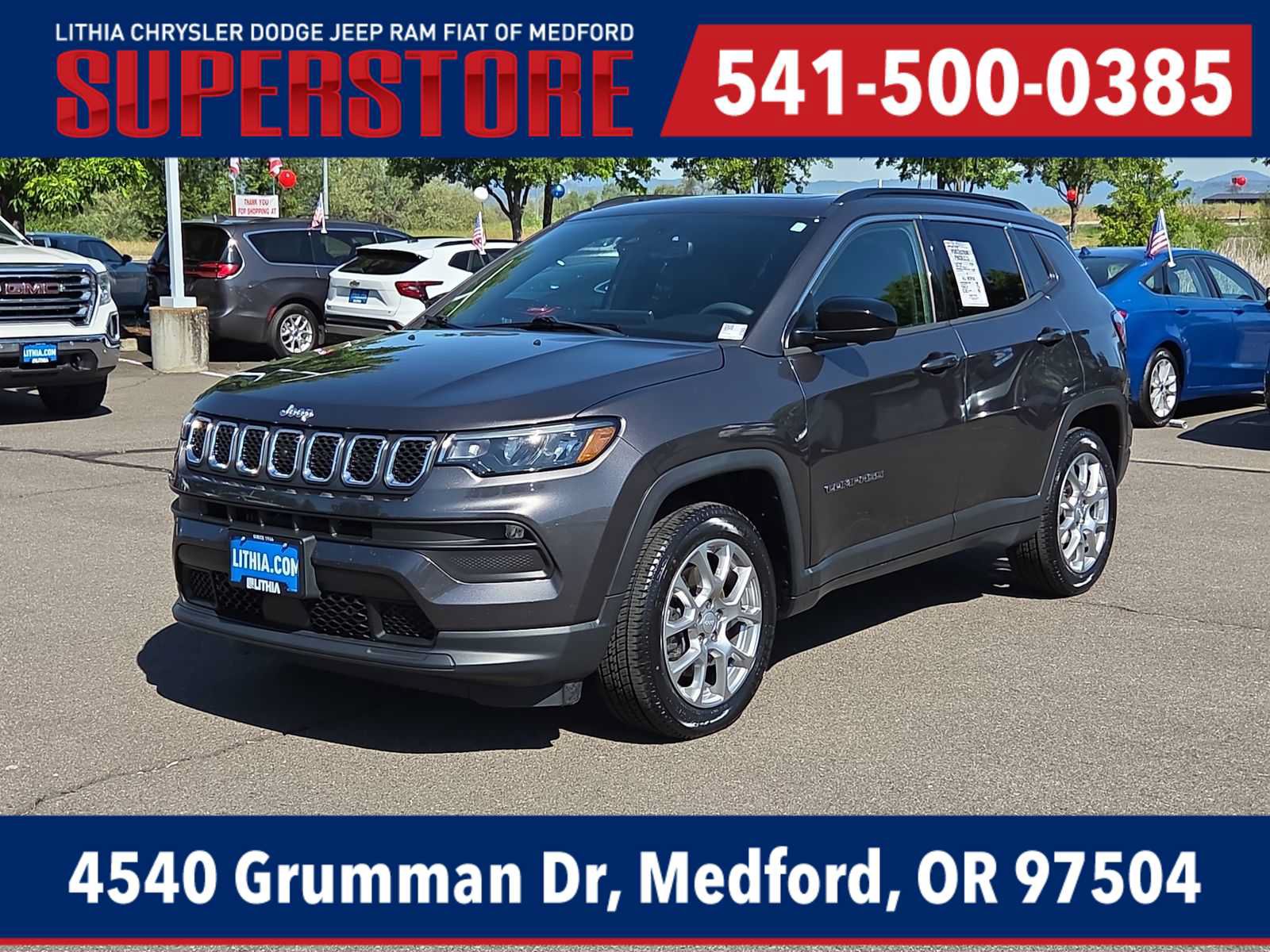 Used 2023 Jeep Compass Latitude w/ Sun and Sound Group AWD/4WD image 1