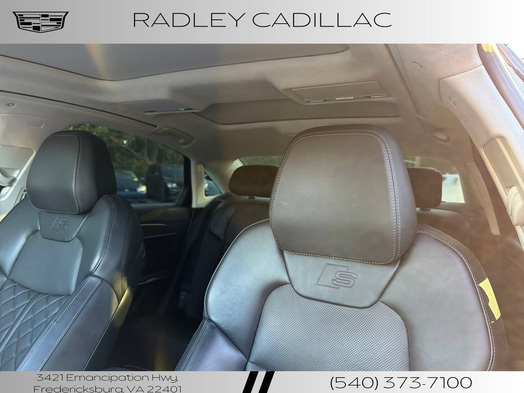 Used 2022 Audi S8 w/ S8 Comfort Plus Package AWD/4WD image 4