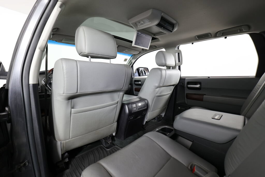Used 2015 Toyota Sequoia Platinum AWD/4WD image 14