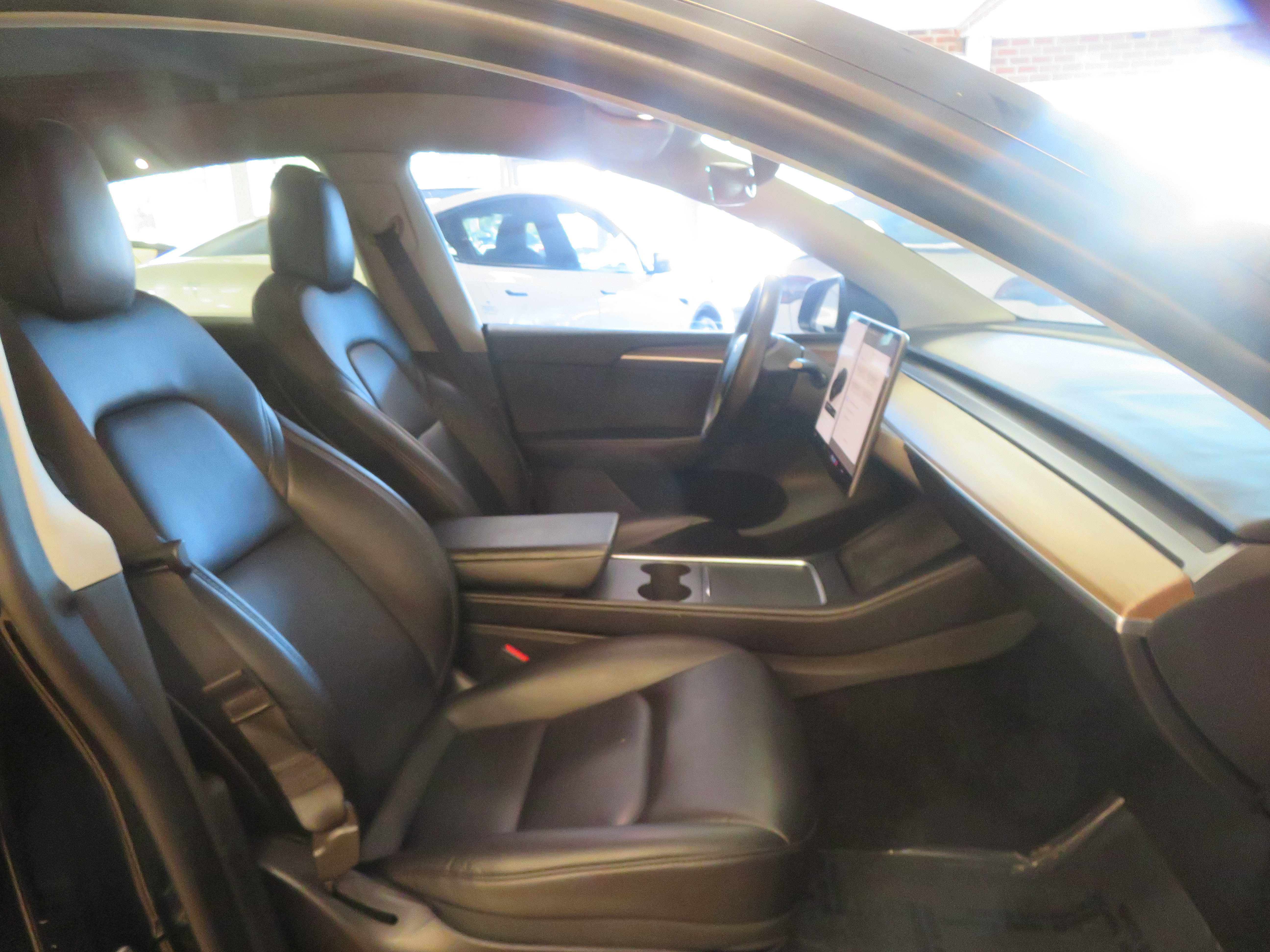 Used 2022 Tesla Model Y Performance AWD/4WD image 22