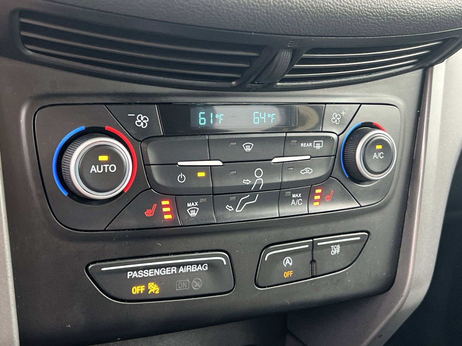 Used 2019 Ford Escape SE image 17