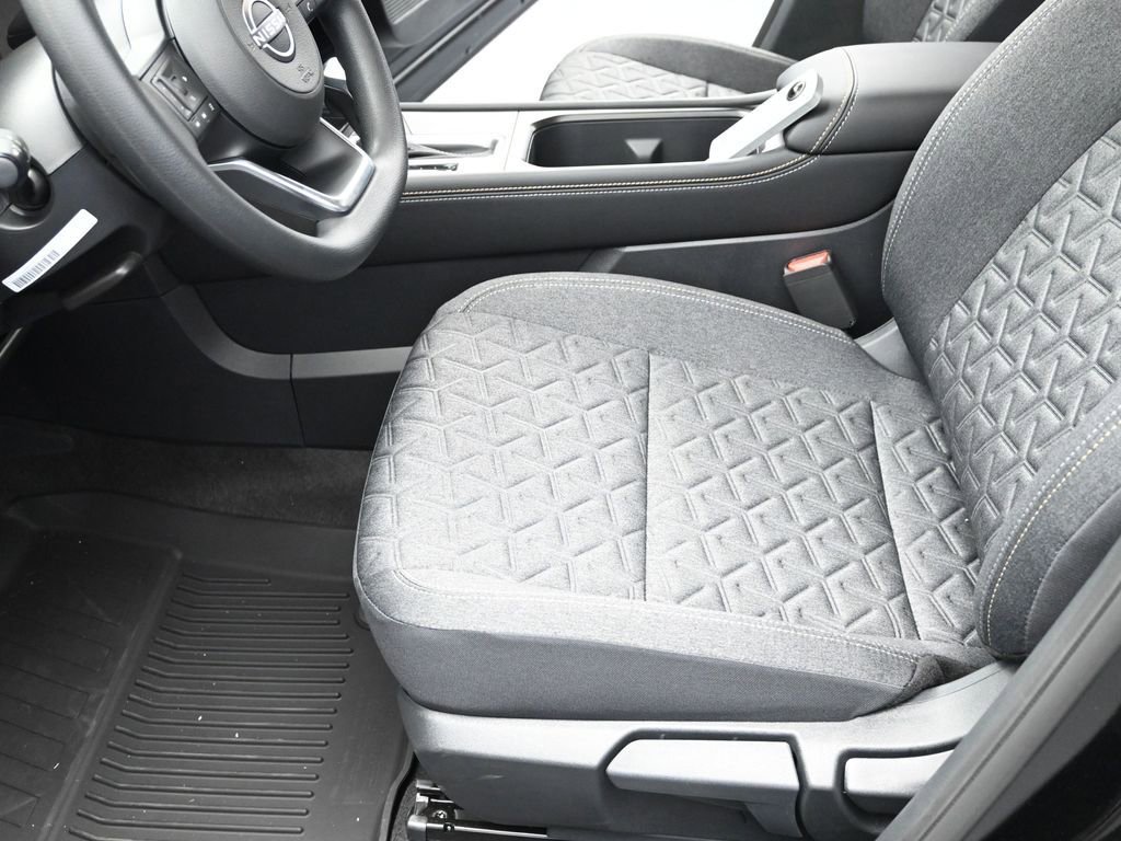 Certified 2025 Nissan Kicks SV image 12