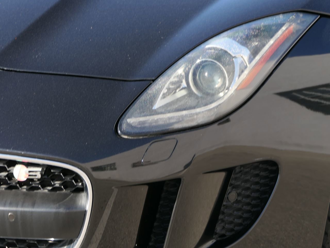 Used 2017 Jaguar F-TYPE Coupe image 9