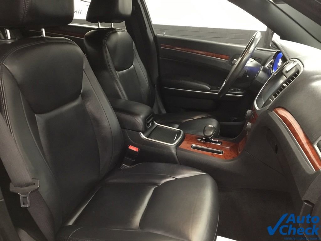 Used 2013 Chrysler 300 AWD w/ Driver Convenience Group image 35