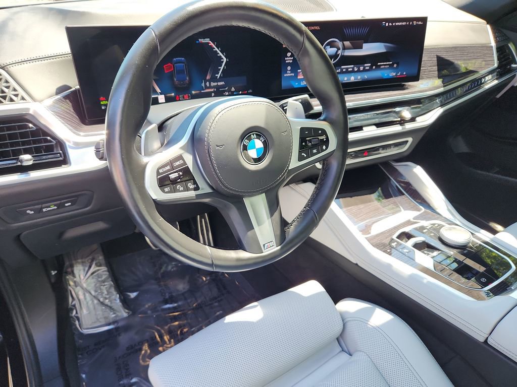 Used 2025 BMW X6 xDrive40i w/ Parking Assistance Package AWD/4WD image 15