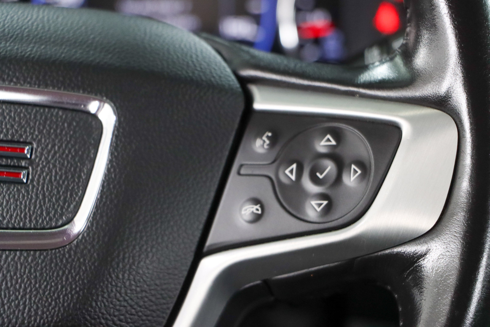Used 2022 GMC Acadia SLT w/ Technology Package FWD image 14