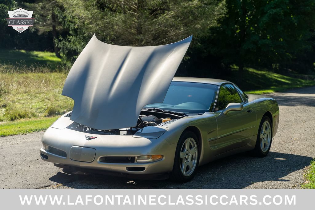Used 1999 Chevrolet Corvette Coupe RWD image 19