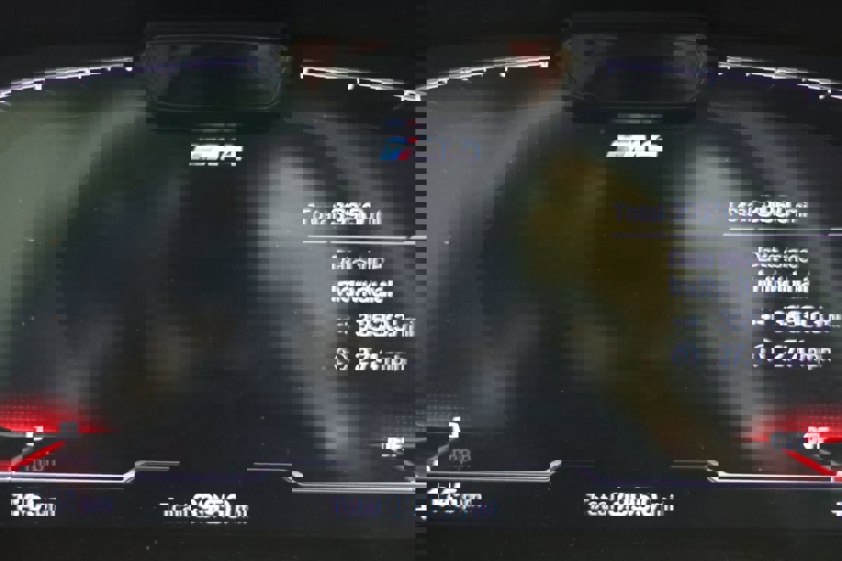 Used 2021 BMW M4 Competition w/ Executive Package RWD image 12