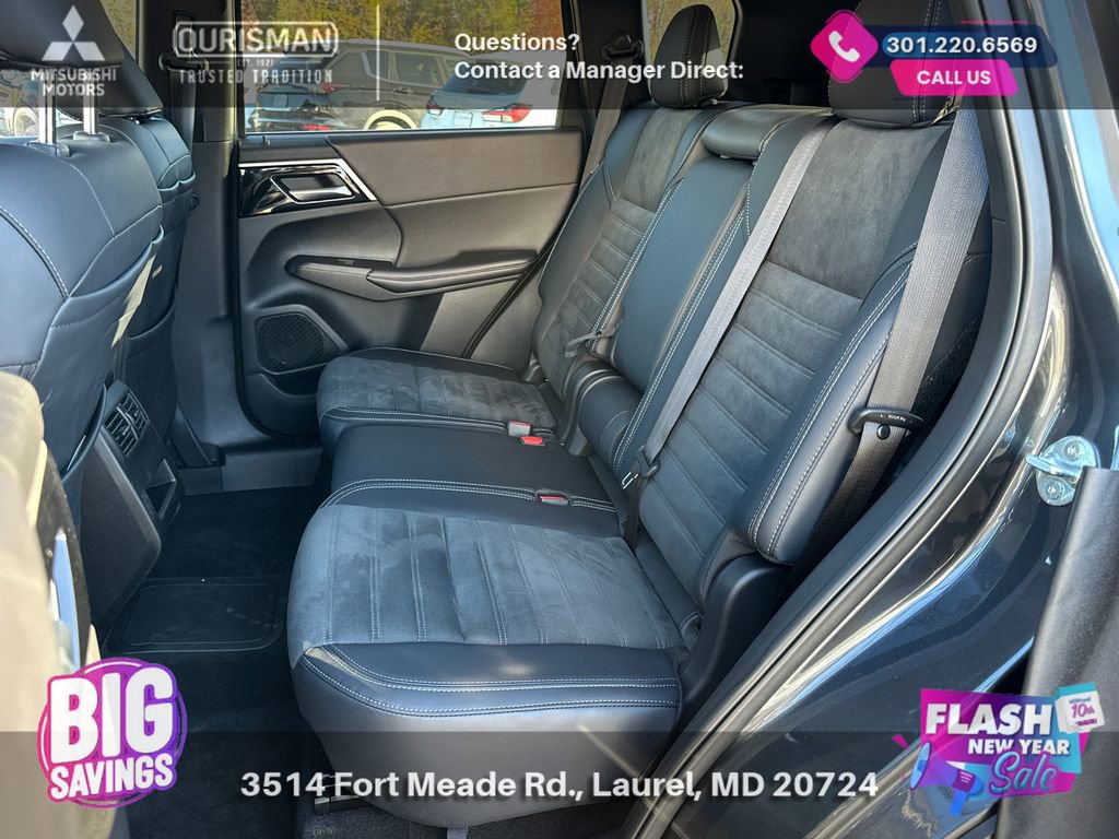 New 2025 Mitsubishi Outlander SE image 19