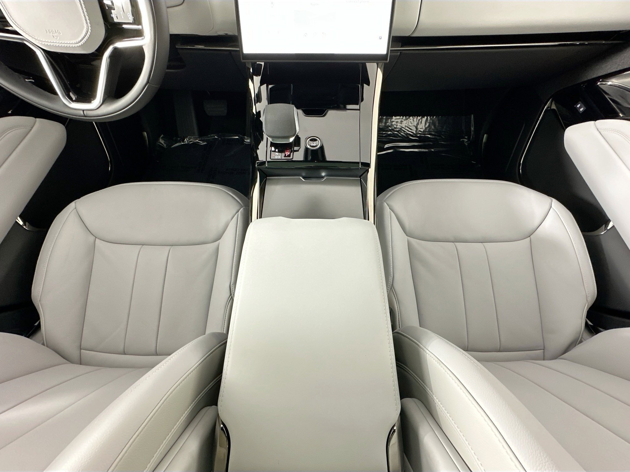 Used 2025 Land Rover Range Rover Sport image 21