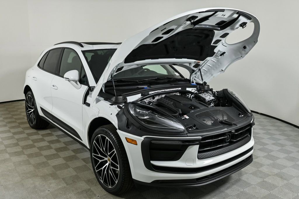 New 2026 Porsche Macan image 34