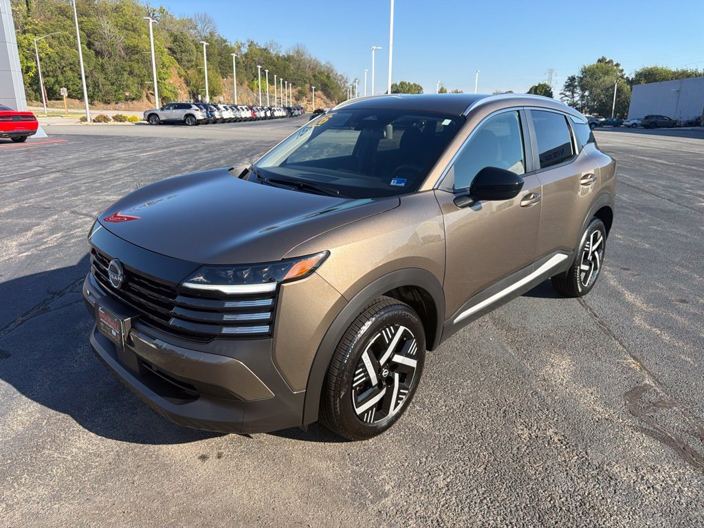 Used 2026 Nissan Kicks SV FWD image 3