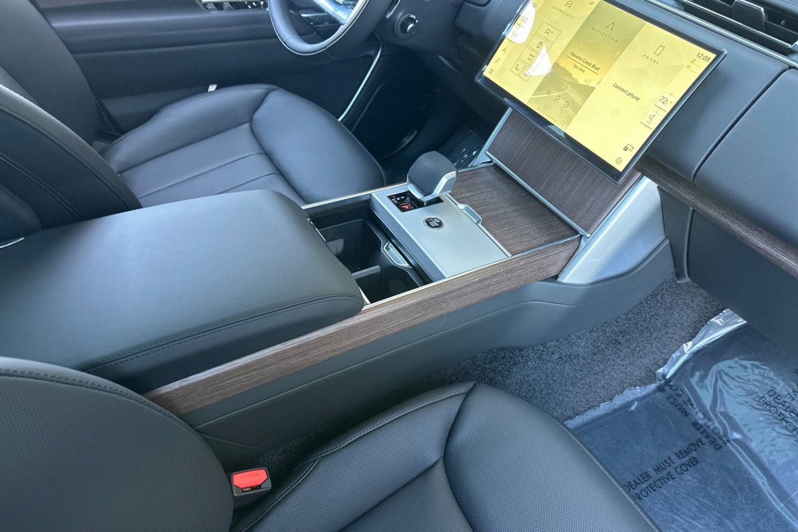 New 2026 Land Rover Range Rover Long Wheelbase SE image 25