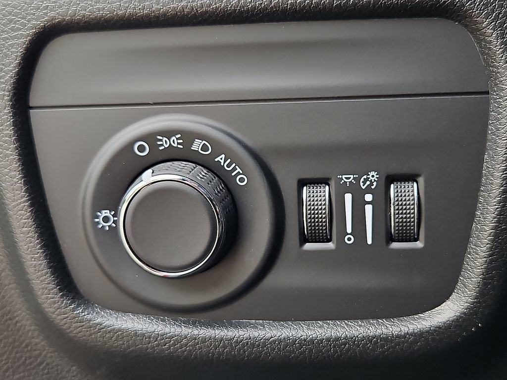 Certified 2025 Jeep Grand Cherokee L Altitude AWD/4WD image 25