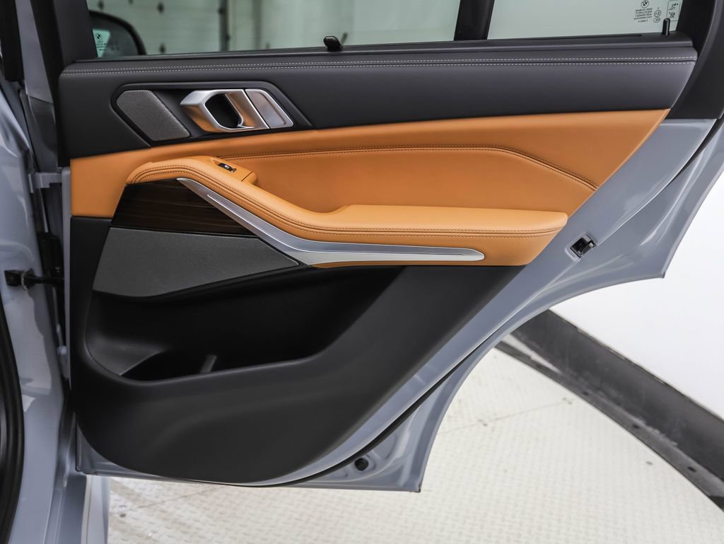 New 2026 BMW X5 xDrive40i w/ M Sport Package AWD/4WD image 25