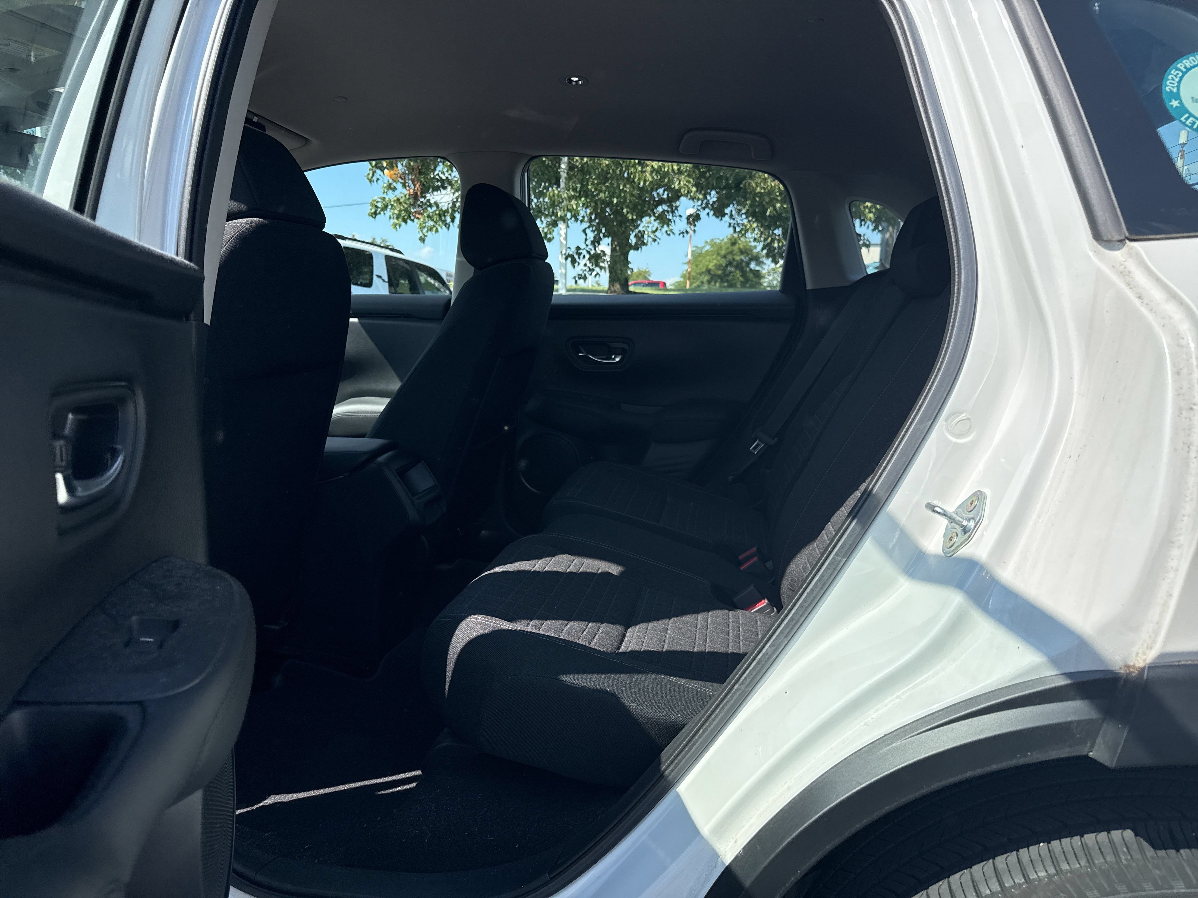 Used 2023 Honda HR-V LX image 8