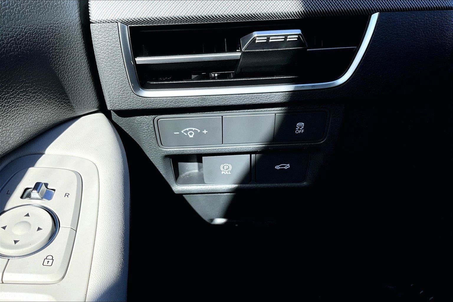 Used 2025 Hyundai Sonata SEL FWD image 36