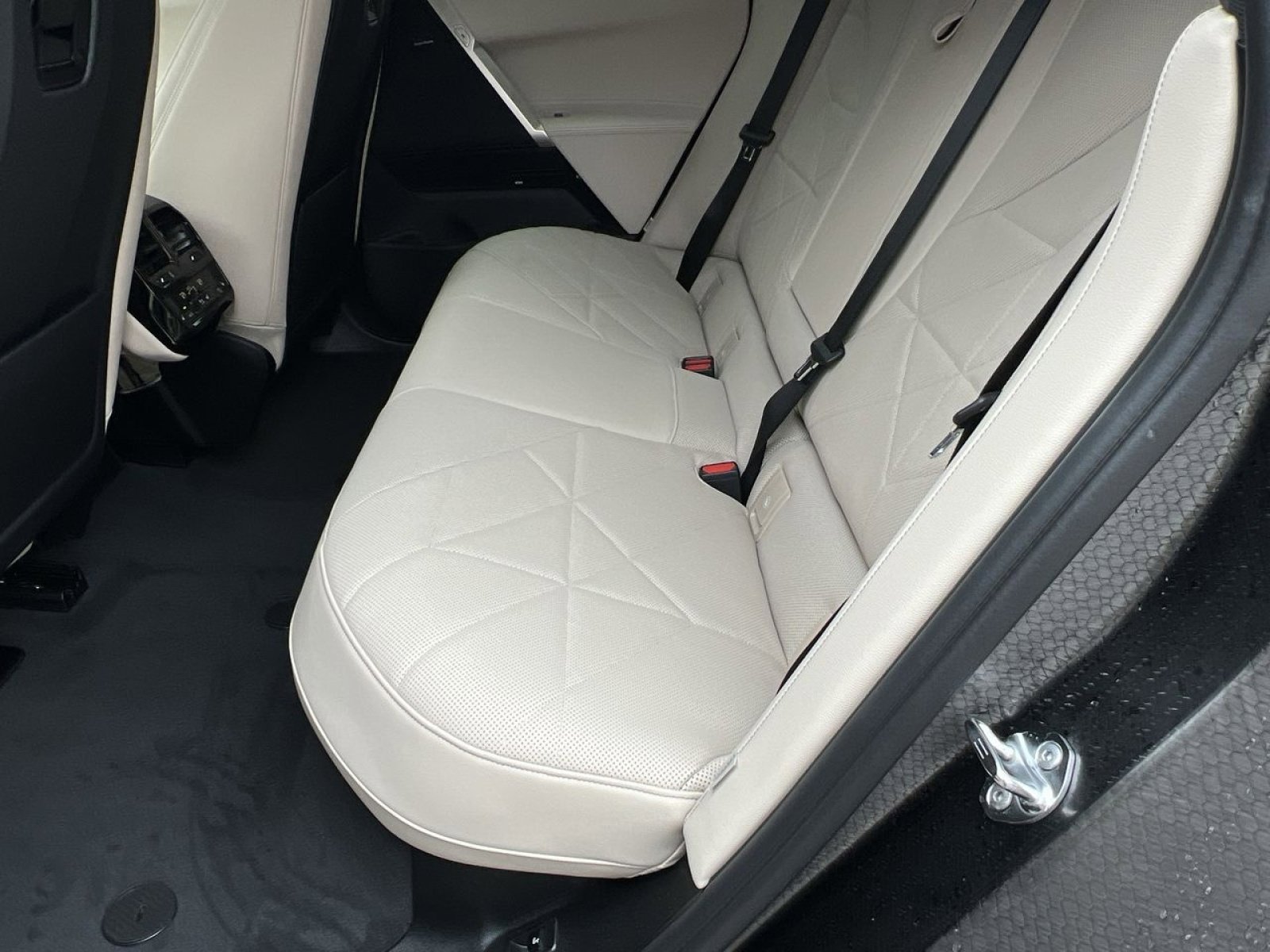 New 2026 BMW iX xDrive60 image 22