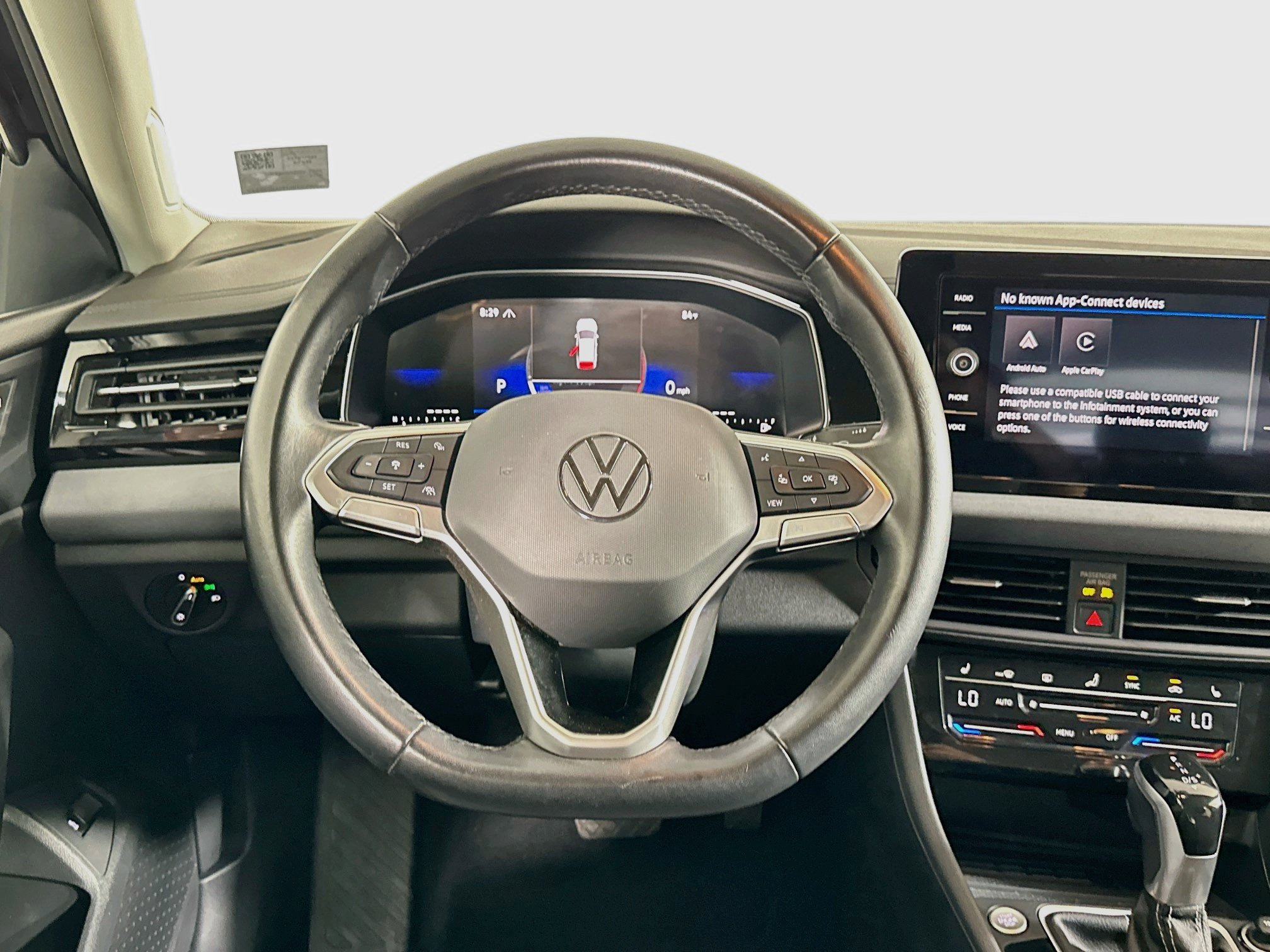 Used 2025 Volkswagen Jetta SE FWD image 18