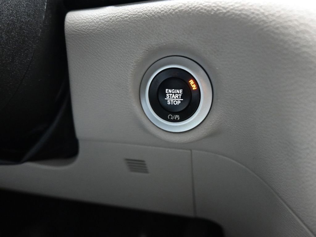 Used 2022 Chrysler Pacifica Touring-L image 20