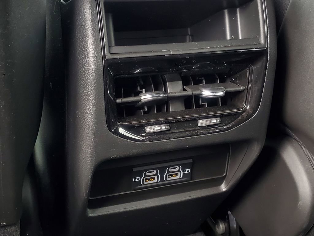 Used 2024 Jeep Grand Cherokee Laredo image 32