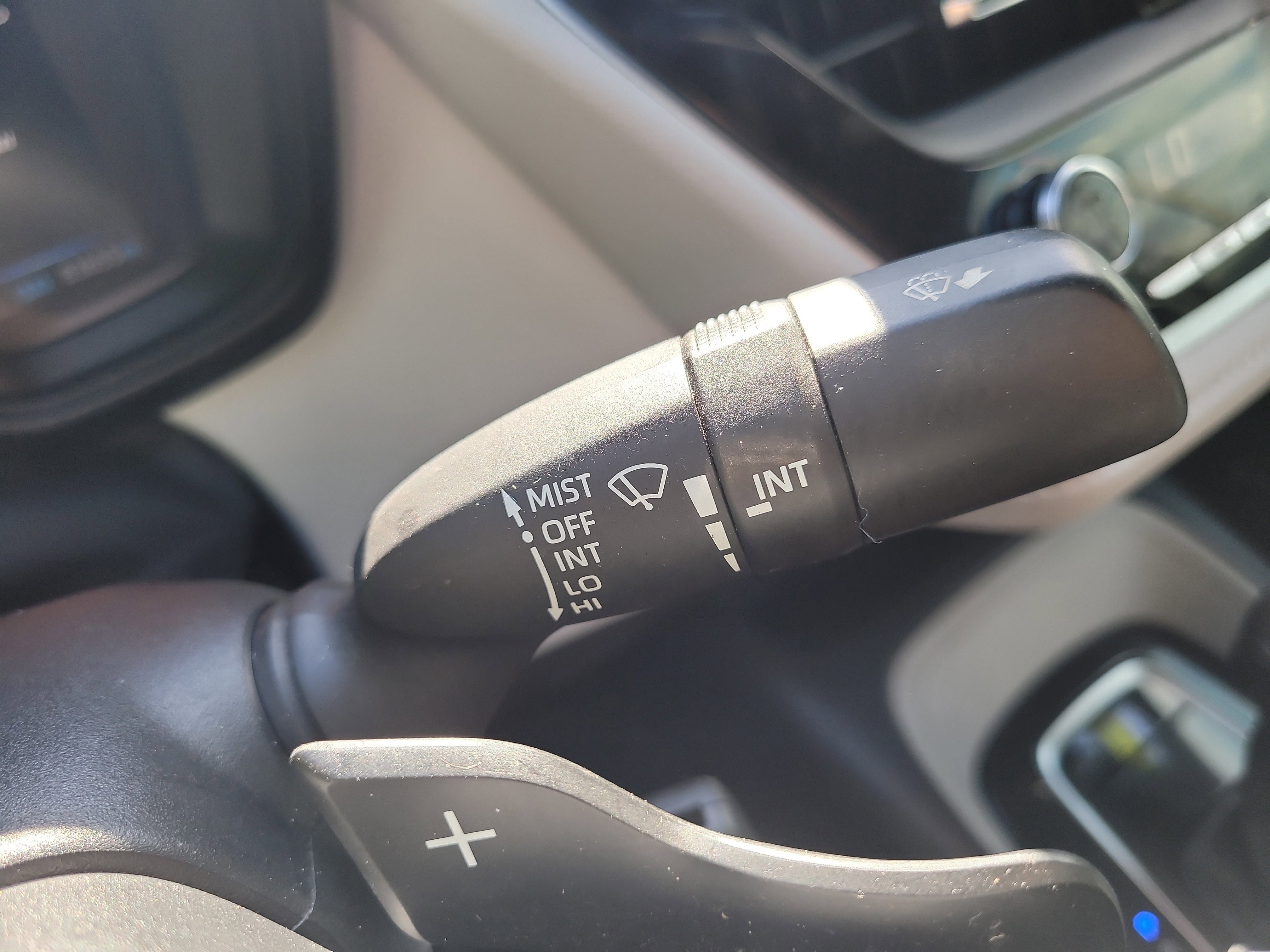 Used 2020 Toyota Corolla SE FWD image 28
