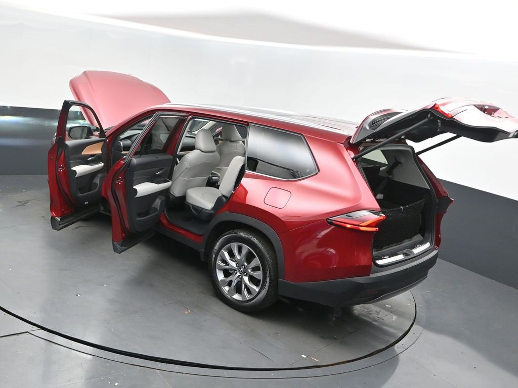 Used 2025 Toyota Grand Highlander FWD image 3