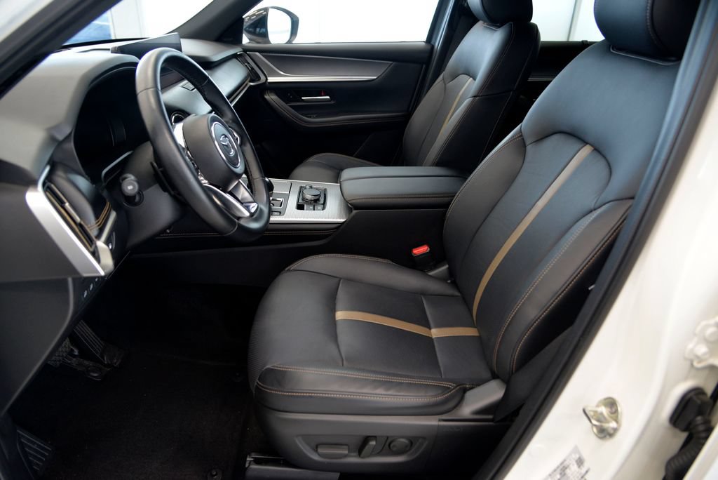 Certified 2025 MAZDA CX-70 Plug-In Hybrid w/ Premium Plus AWD/4WD image 15