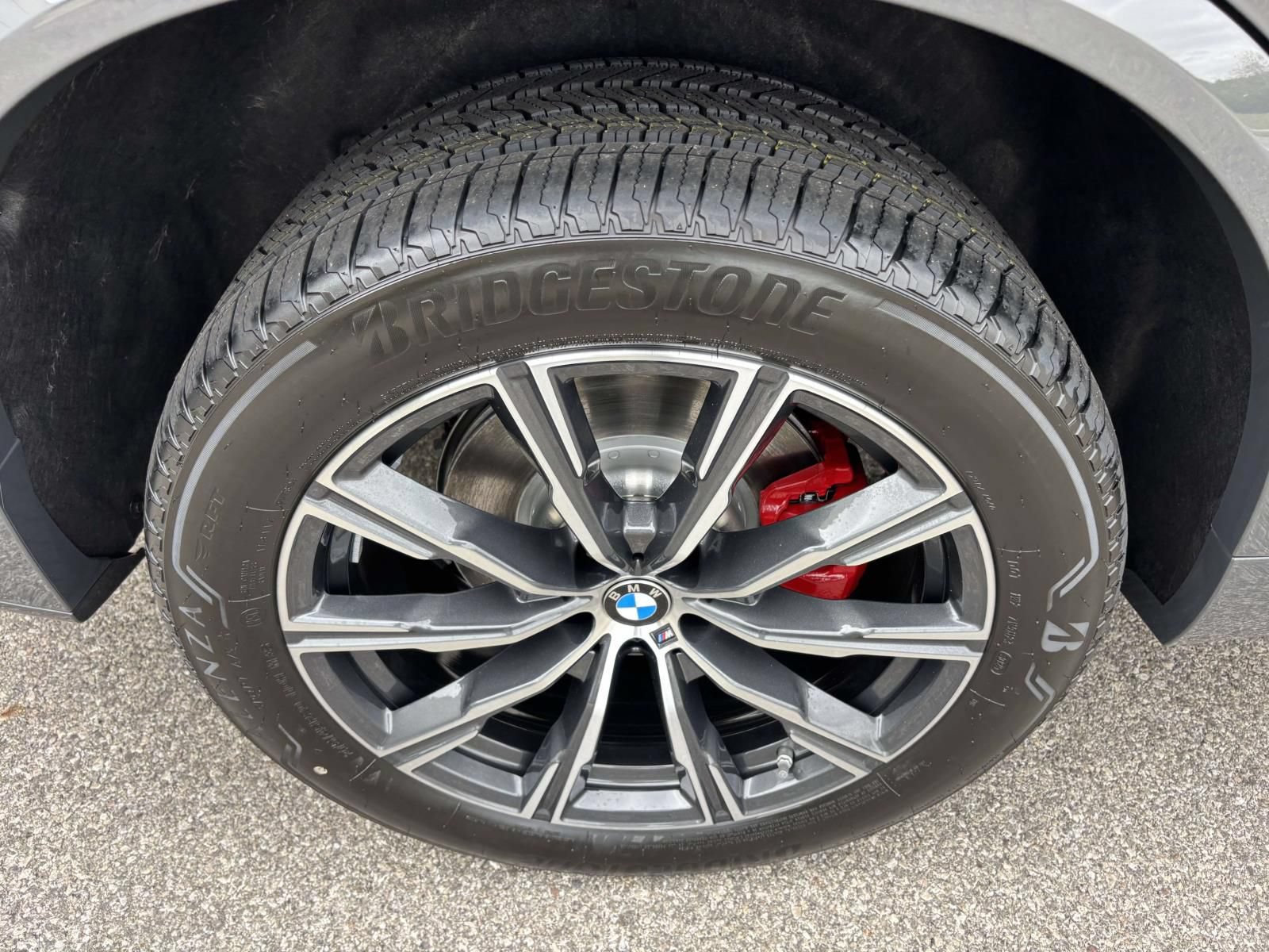 New 2026 BMW X5 xDrive40i w/ M Sport Package AWD/4WD image 10