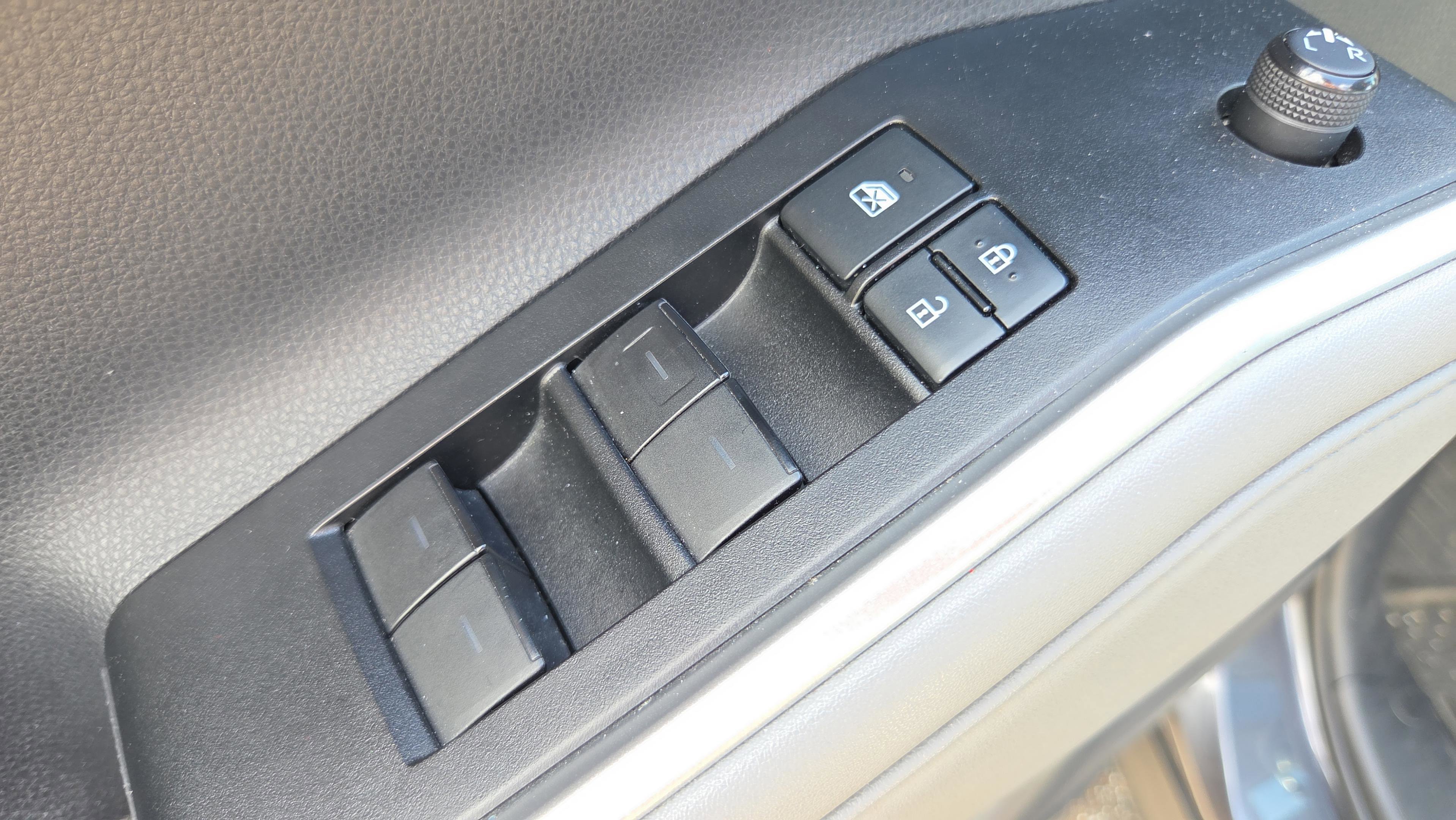 Used 2020 Toyota Highlander XLE image 20