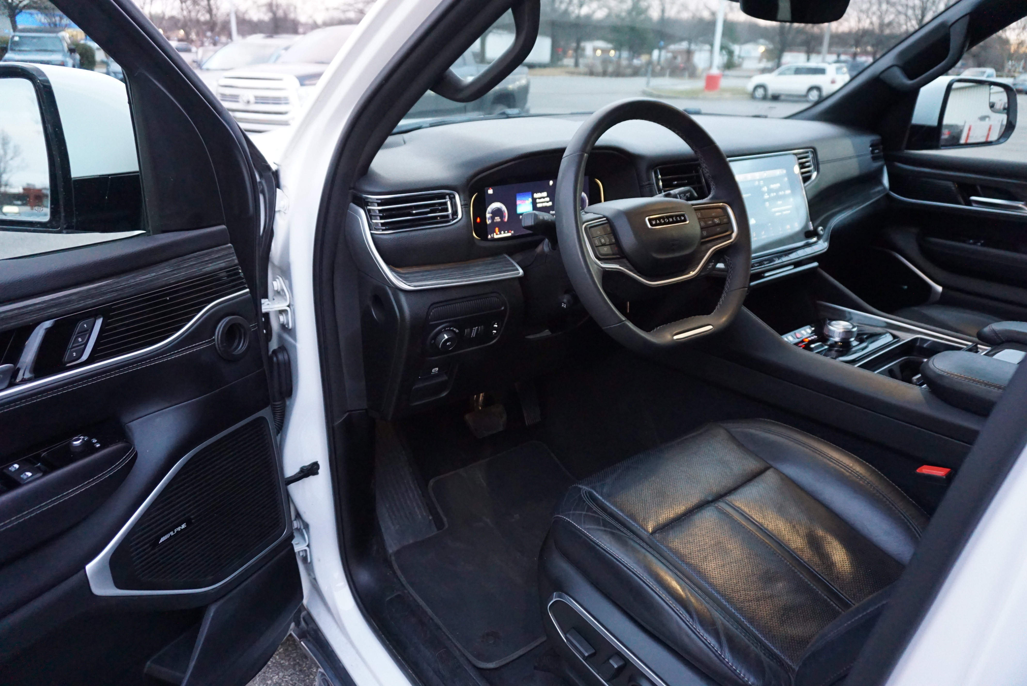 Used 2022 Jeep Wagoneer Series II image 7