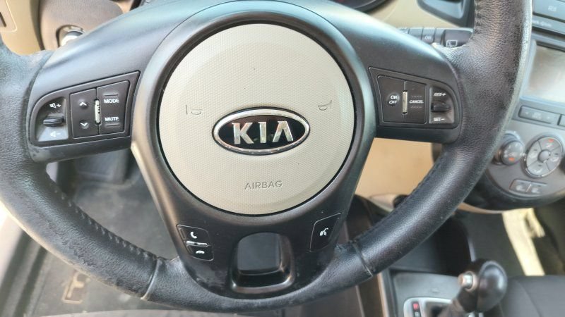 Used 2012 Kia Soul ! FWD image 16